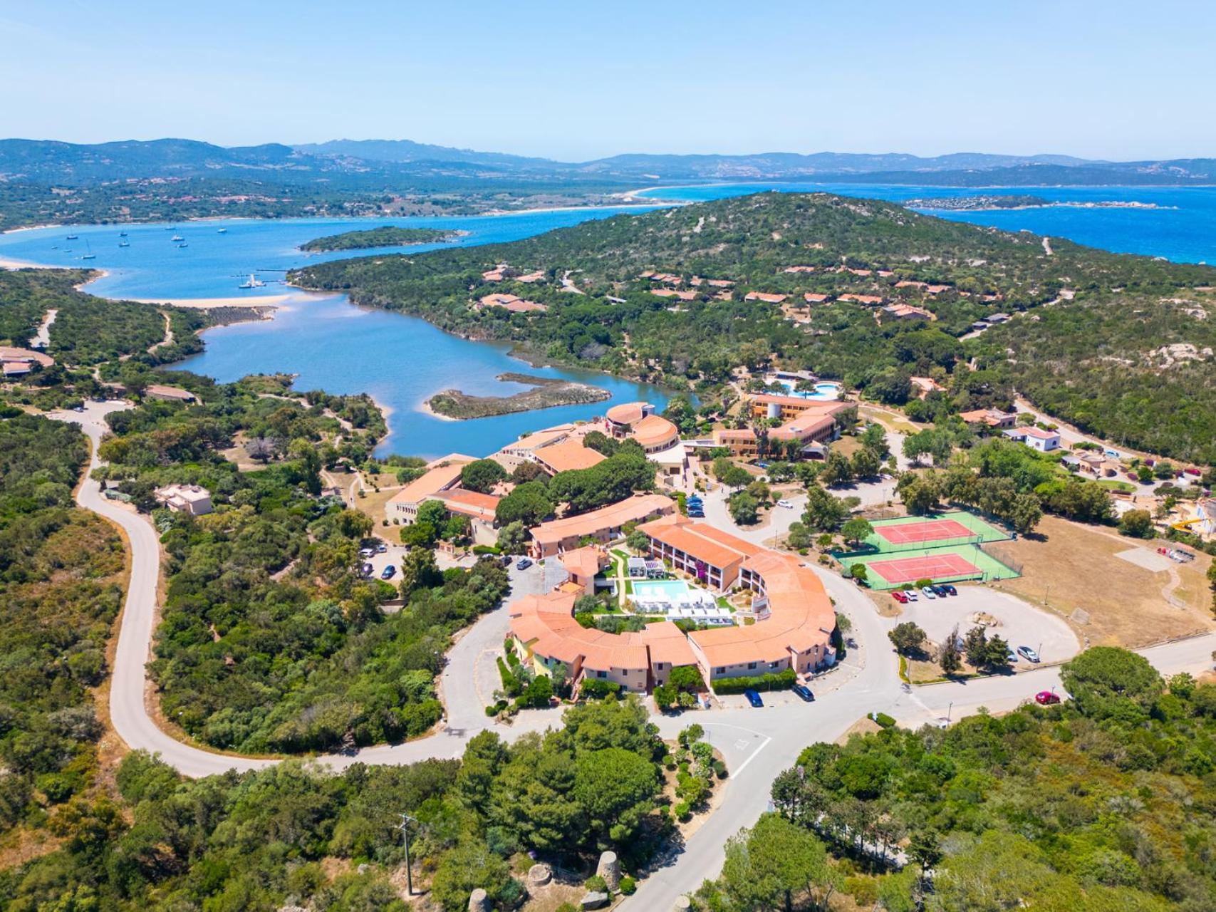 Felix - Costa Serena Aparthotel 4*