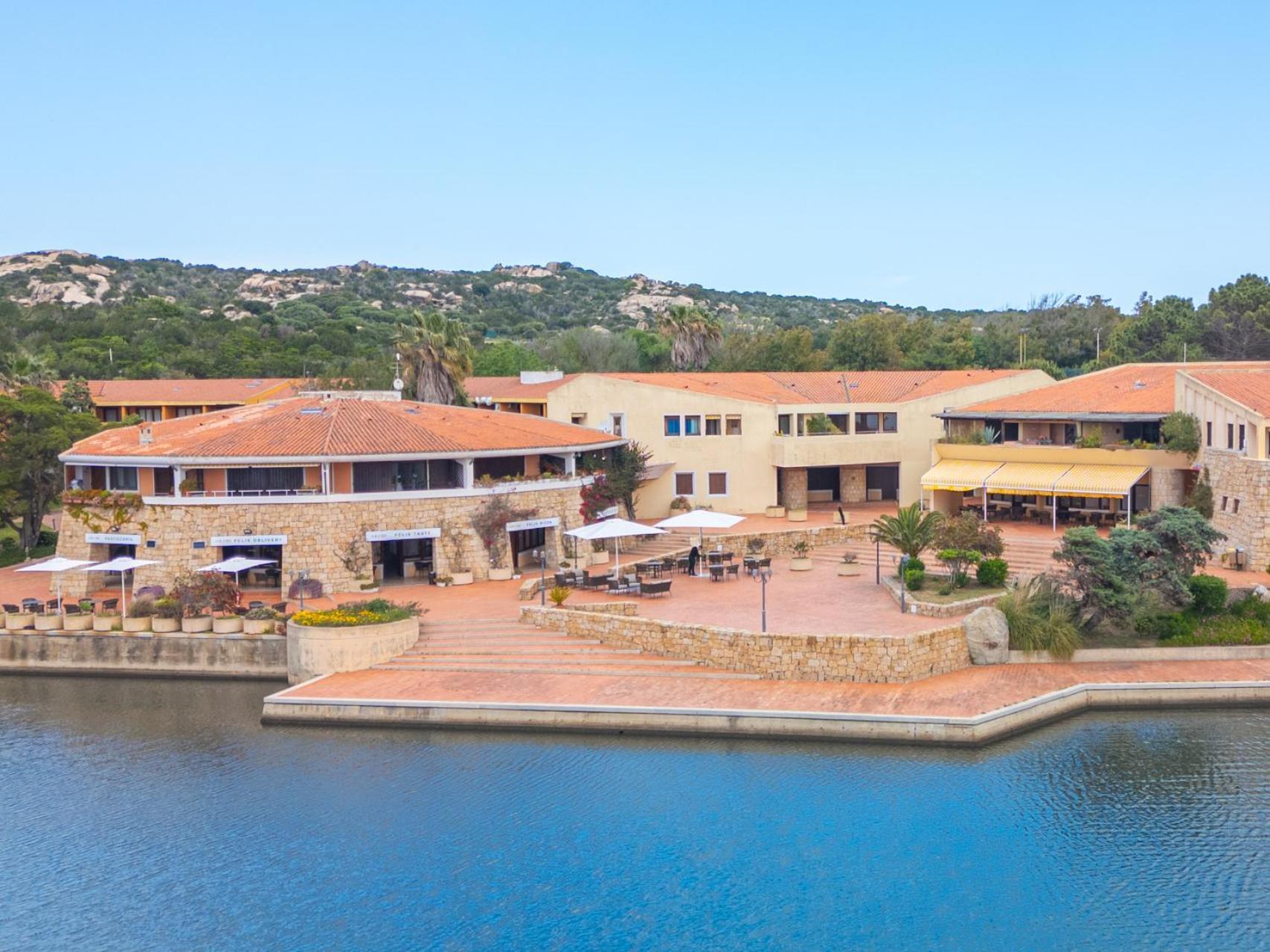 Aparthotel Felix - Costa Serena 4*